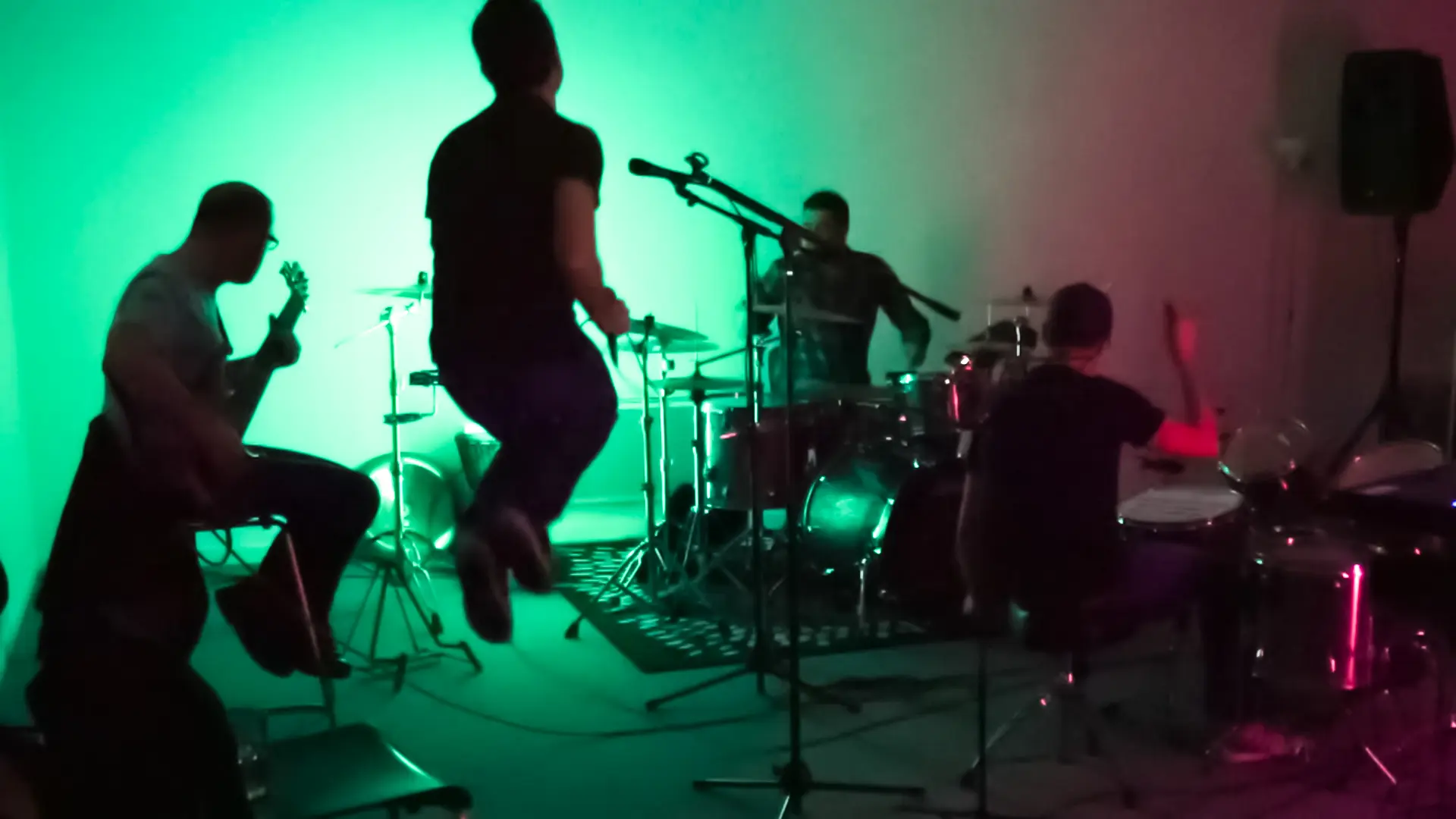 comme un fil clip officiel